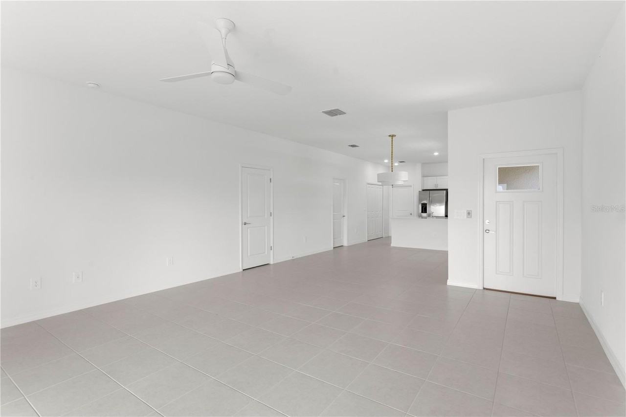 12805 Crystal Jade Way - Photo 5 of 47