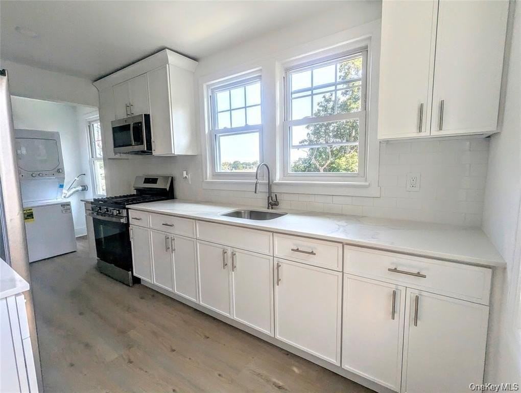 344 Roslyn Ave - Photo 5 of 11