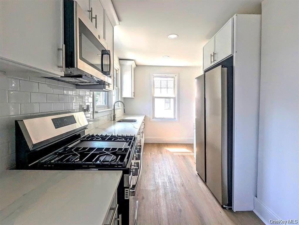 344 Roslyn Ave - Photo 6 of 11