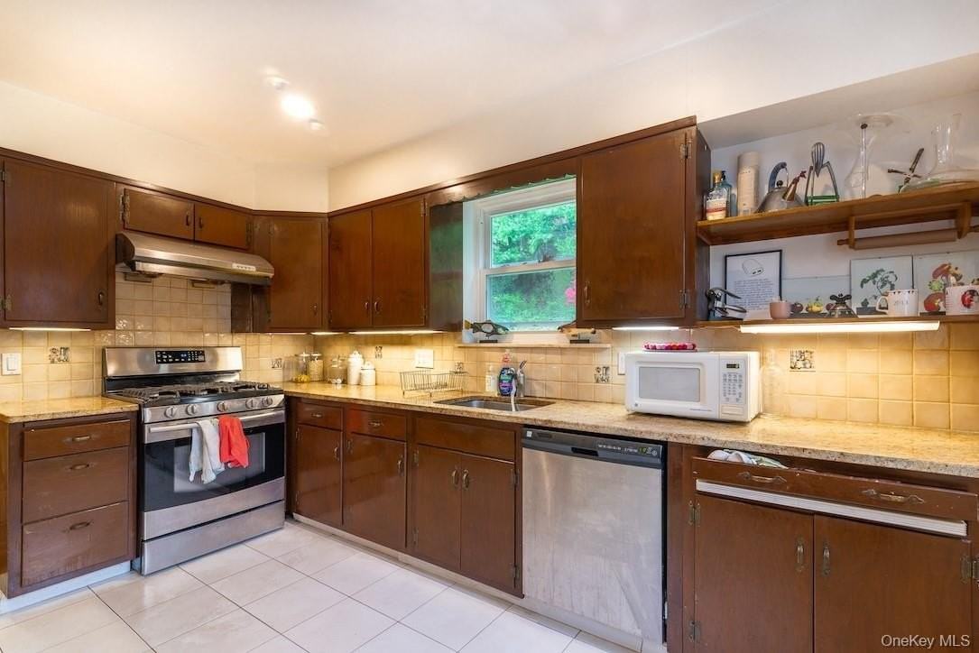 20 Dorchester Dr - Photo 5 of 14