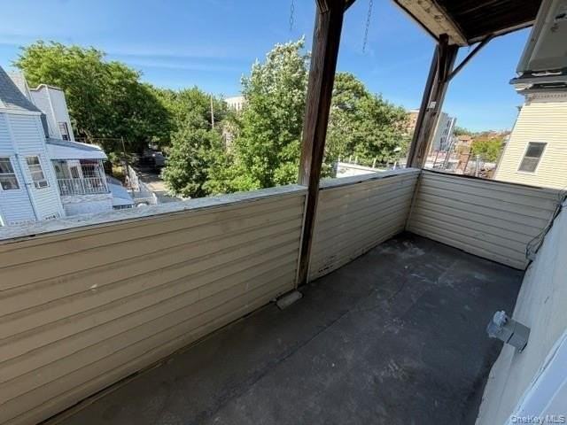 667 Morris Park Ave - Photo 4 of 15
