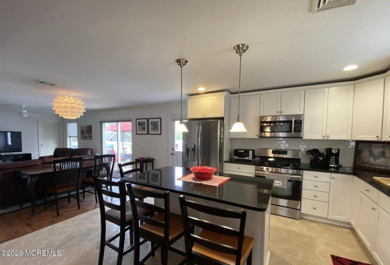 65 H St - Photo 5 of 18