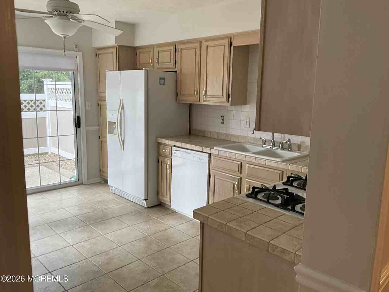 67 Daniele Dr - Photo 7 of 34
