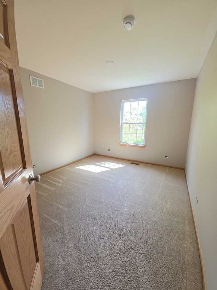 1333 Cape Cod Ln - Photo 4 of 20