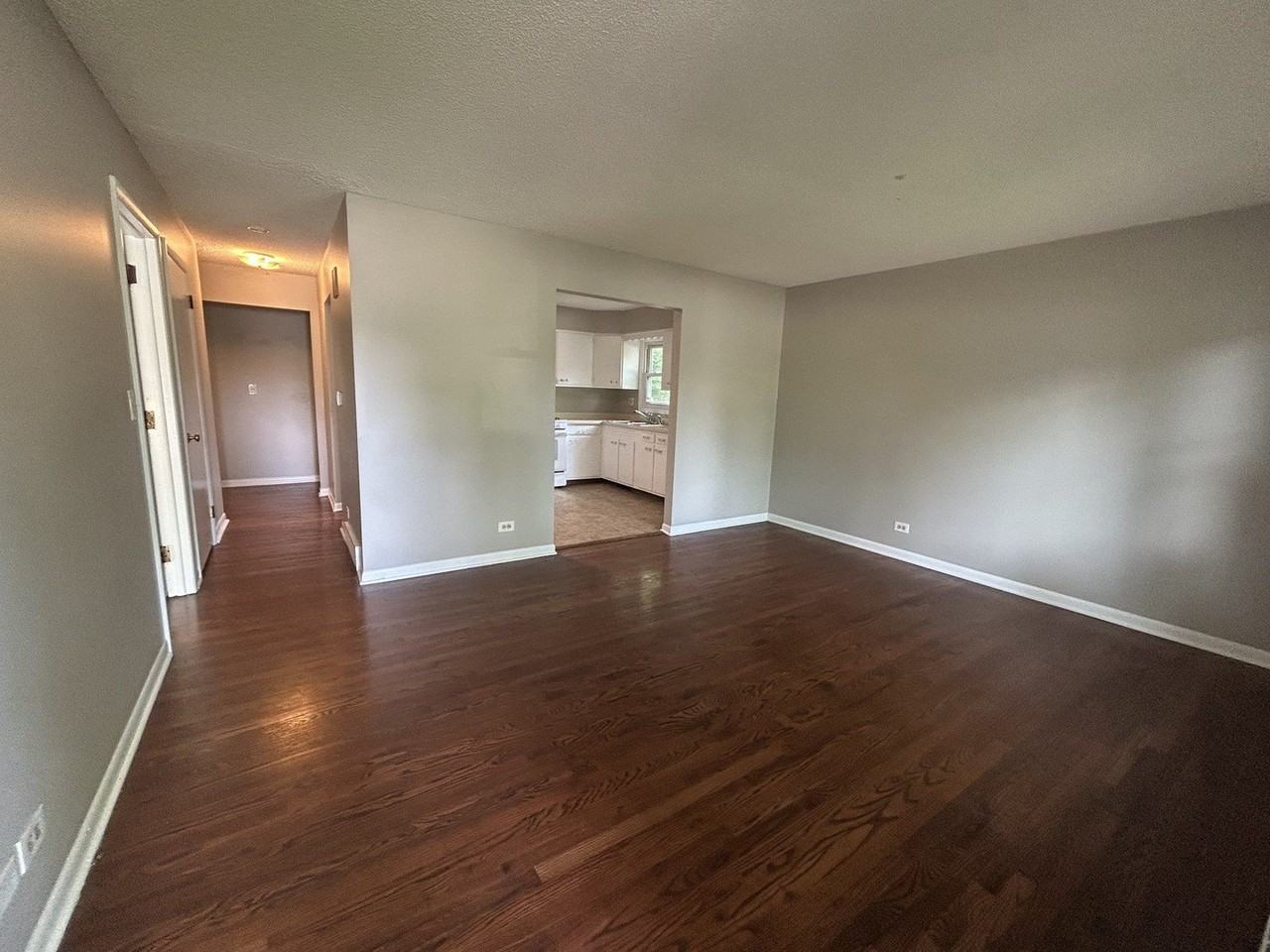 1716 Maple Ln - Photo 2 of 17