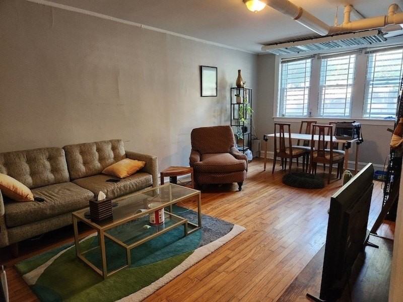2502 N Rockwell St #G - Photo 2 of 14