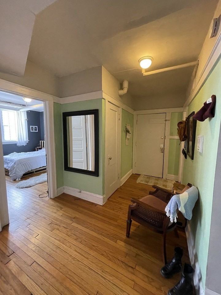 2502 N Rockwell St #G - Photo 4 of 14