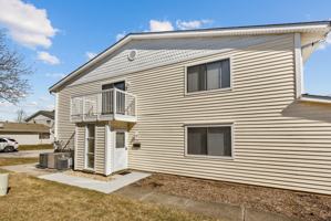 featured image of 717 Whitesail Dr #717