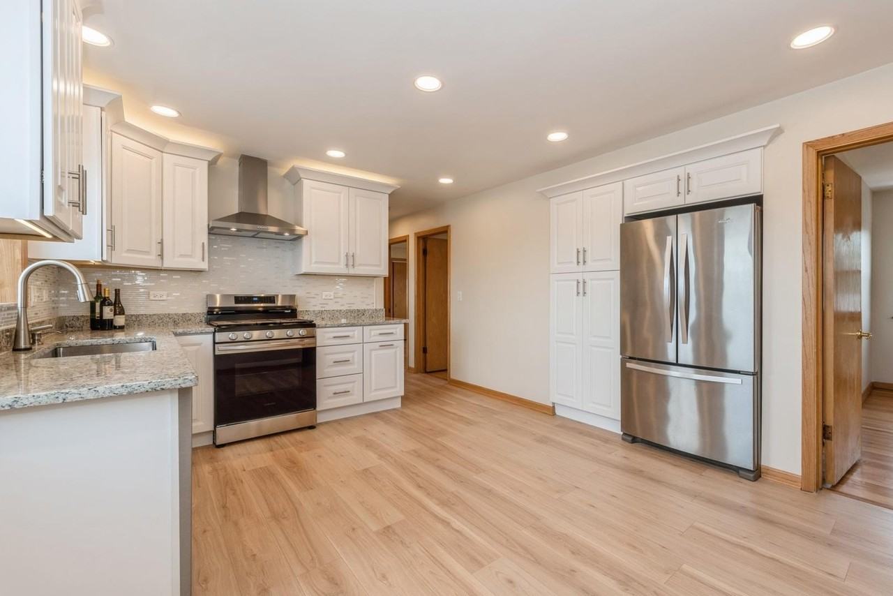 8108 N Oriole Ave #2 - Photo 3 of 12