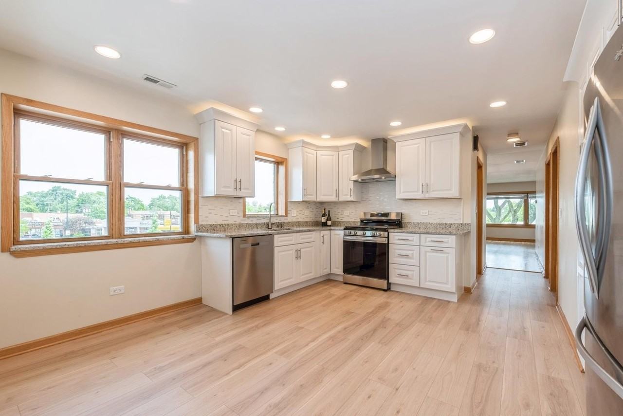 8108 N Oriole Ave #2 - Photo 4 of 12