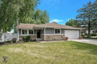 30W150 Foxboro Ct - Photo 1 of 1