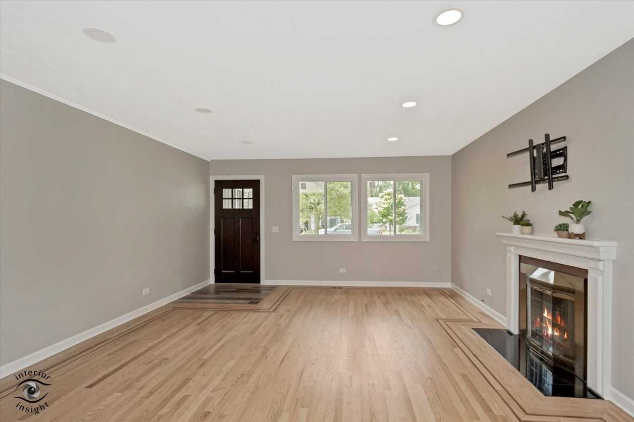 30W150 Foxboro Ct - Photo 3 of 38