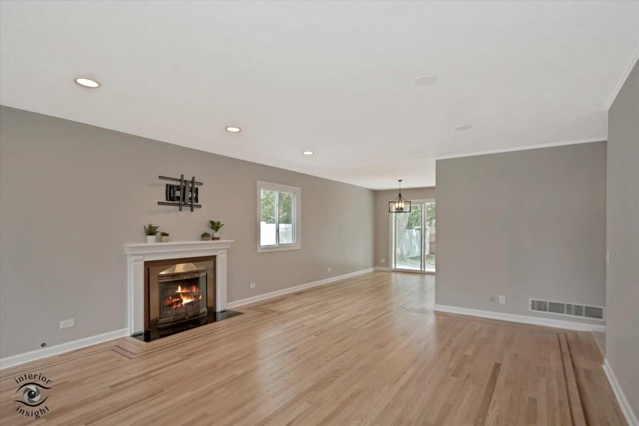 30W150 Foxboro Ct - Photo 5 of 38