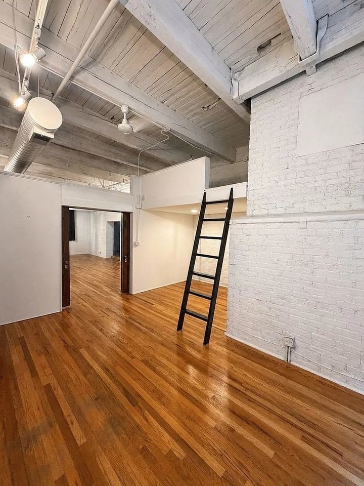 312 N May St #4H - Photo 4 of 13