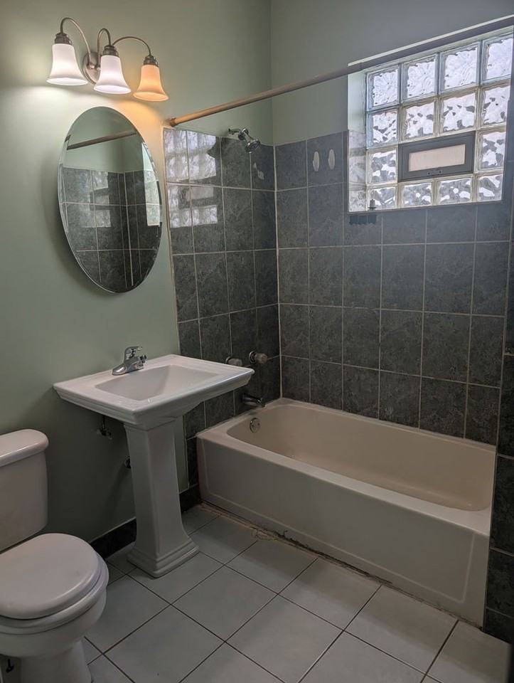 1900 Harvey Ave #2W - Photo 6 of 9