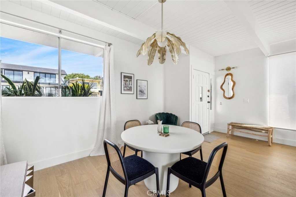 989 La Mirada St - Photo 4 of 13