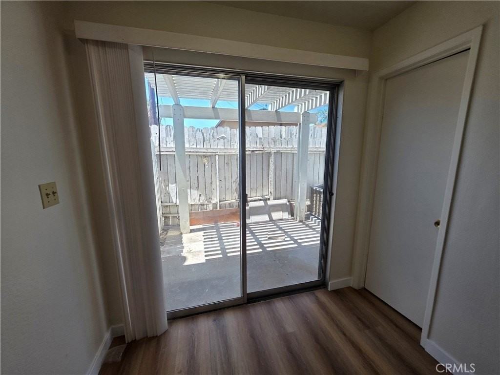928 N Vicentia Ave #C - Photo 7 of 14