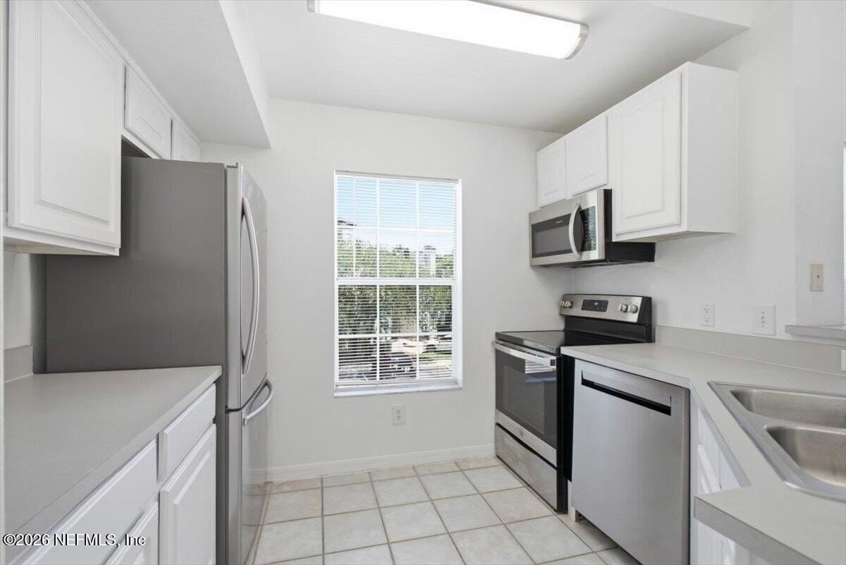 13703 Richmond Park Dr N #1706 - Photo 7 of 21