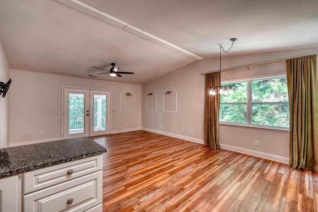45 Mountain Stream Rd - Photo 2 of 33