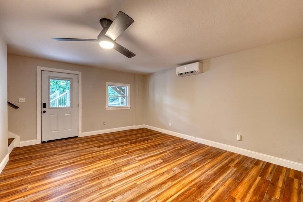 45 Mountain Stream Rd - Photo 3 of 33