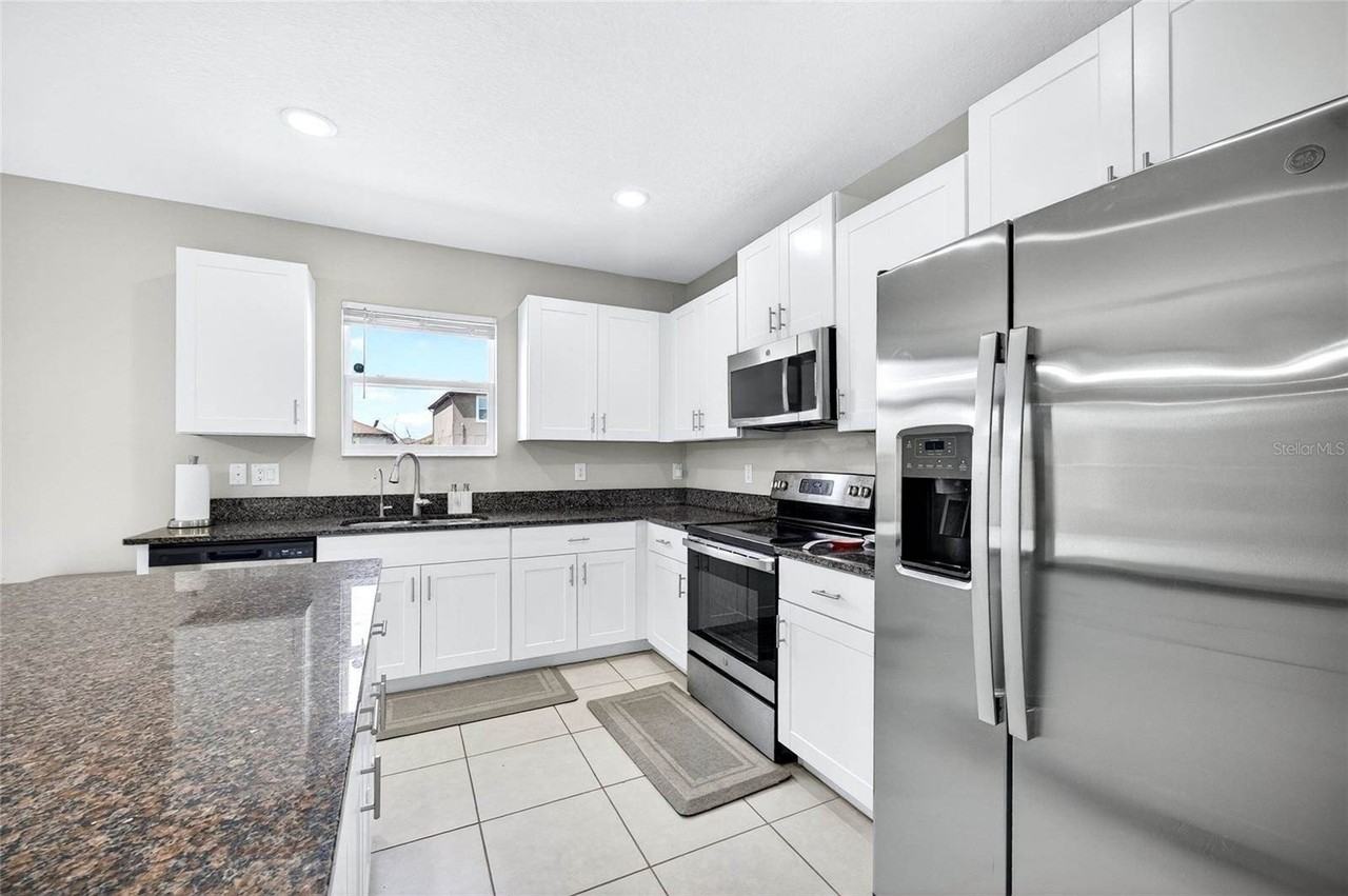 31724 Sun Kettle Loop - Photo 2 of 49