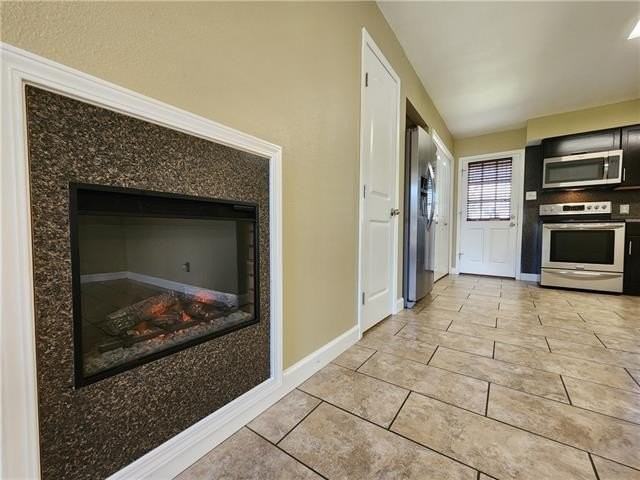 216 Nursery Ave - Photo 4 of 18