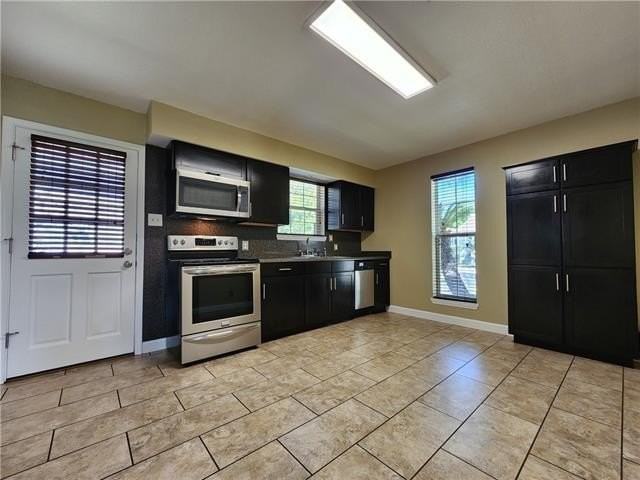 216 Nursery Ave - Photo 6 of 18