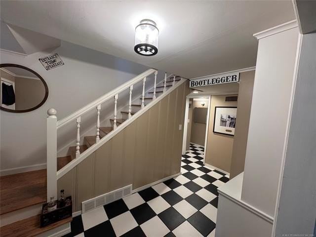 1525 Hillcrest Dr - Photo 4 of 27