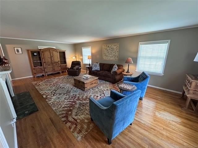 1525 Hillcrest Dr - Photo 6 of 27