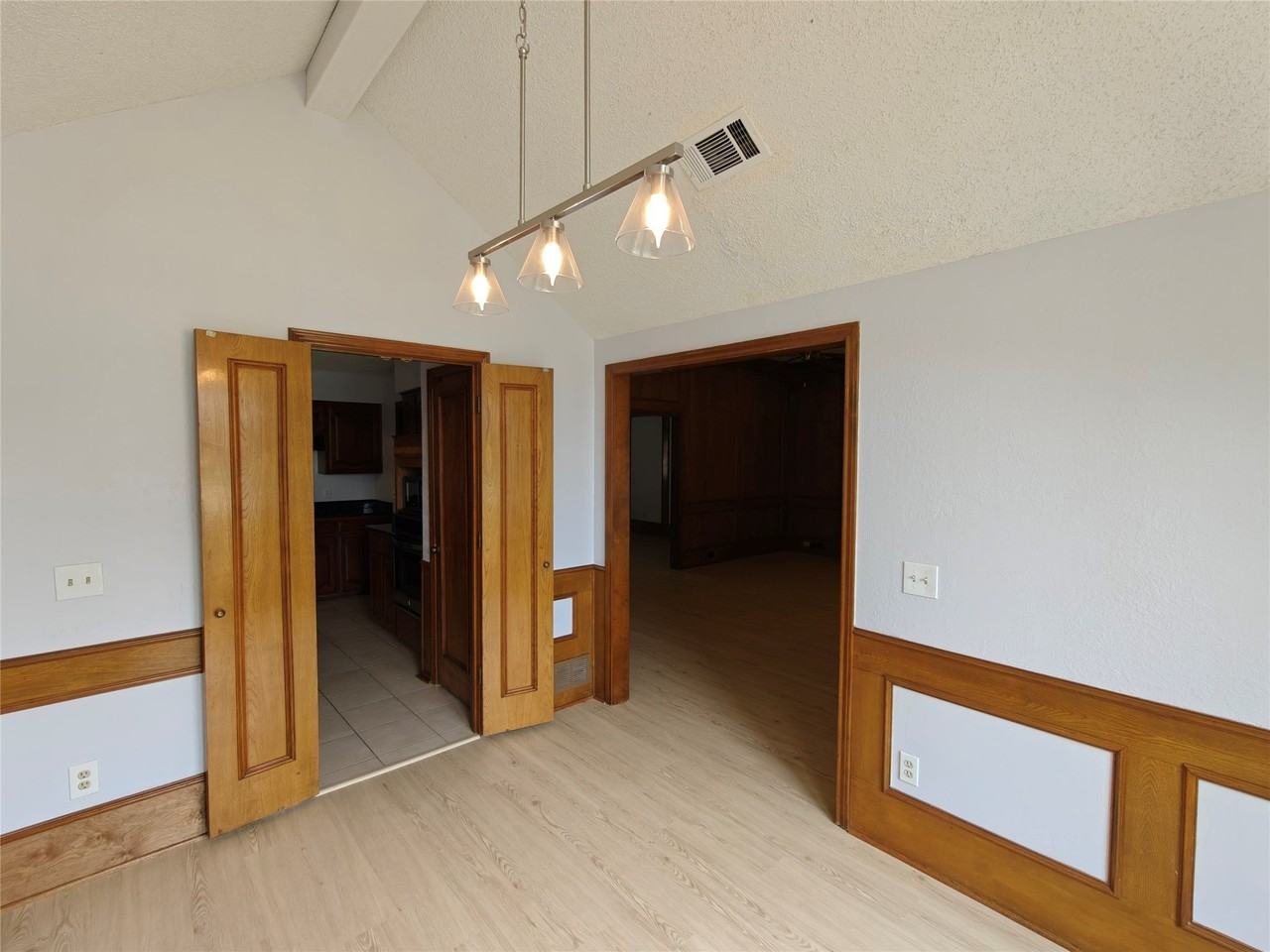 4108 Mesa Dr - Photo 7 of 36