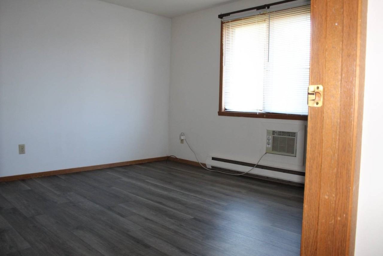 1016 N Maple St #B - Photo 5 of 8