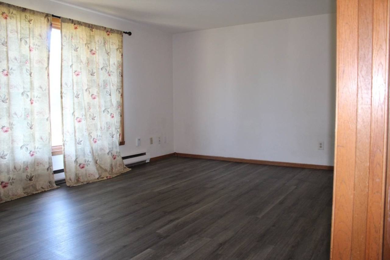 1016 N Maple St #B - Photo 6 of 8