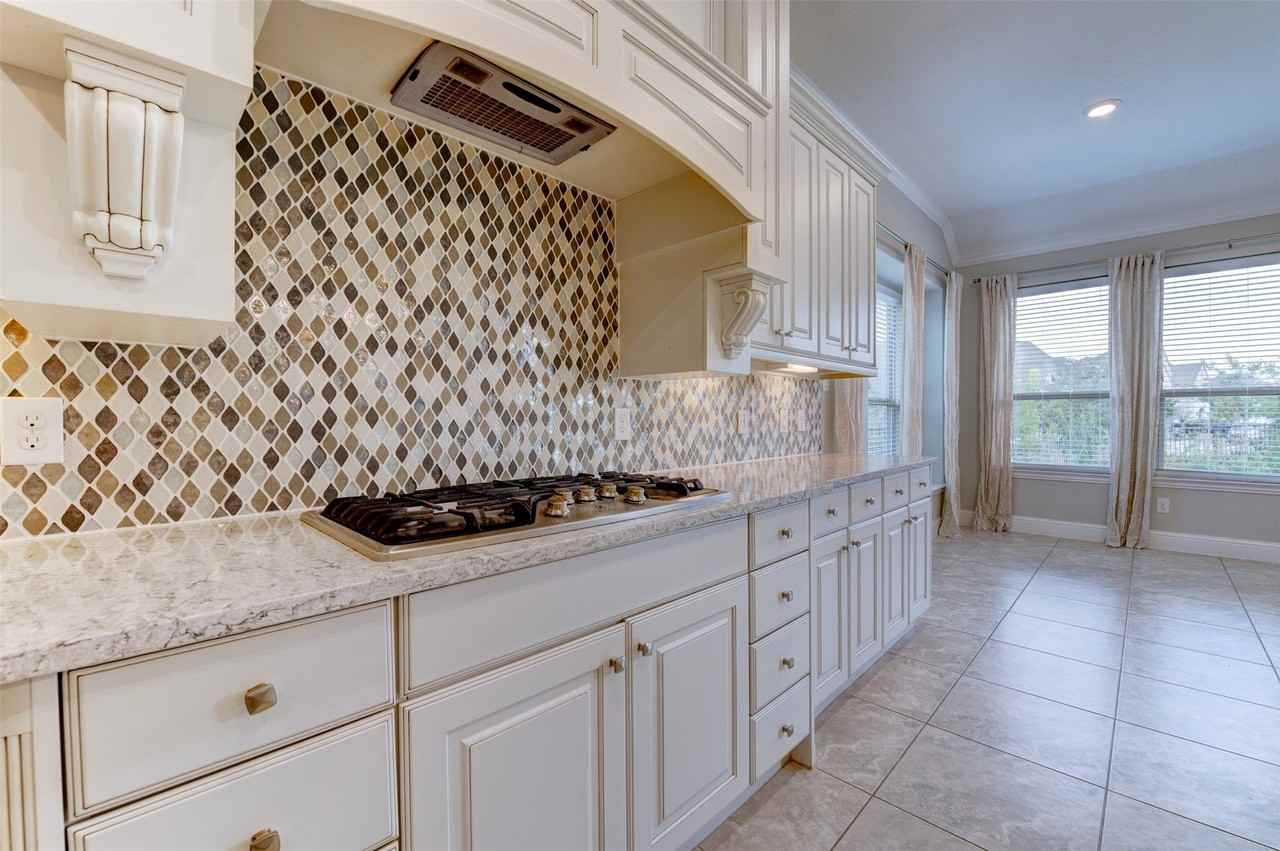 19403 Trinity River Dr - Photo 6 of 36