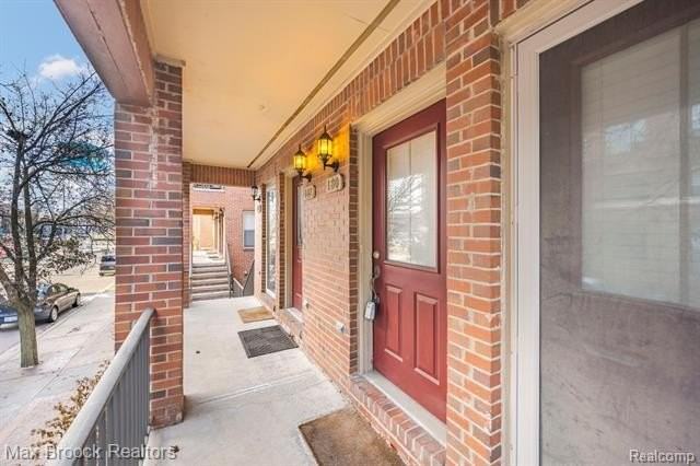 160 Tiffany Ln - Photo 4 of 35