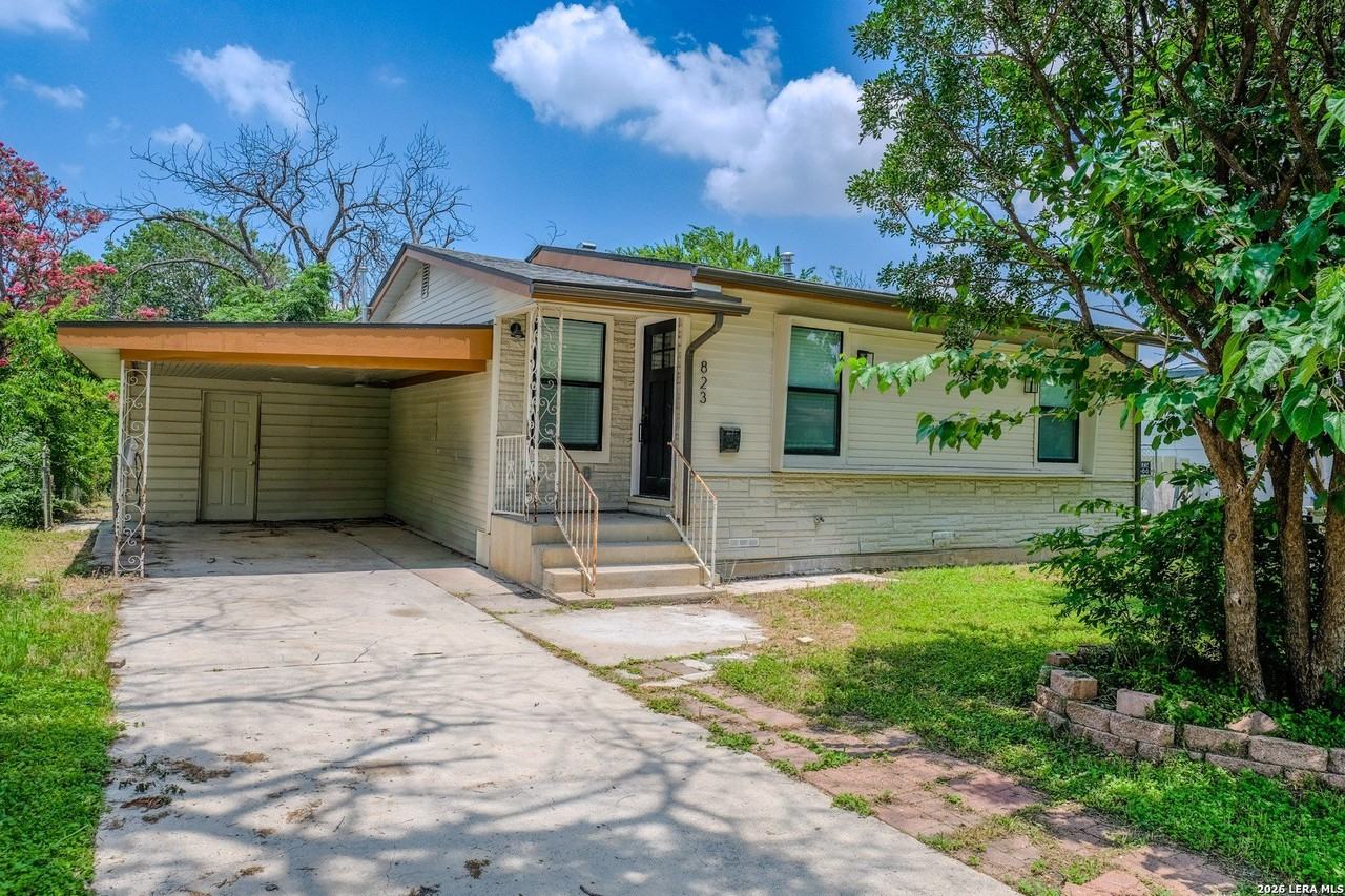 823 La Manda Blvd - Photo 2 of 20