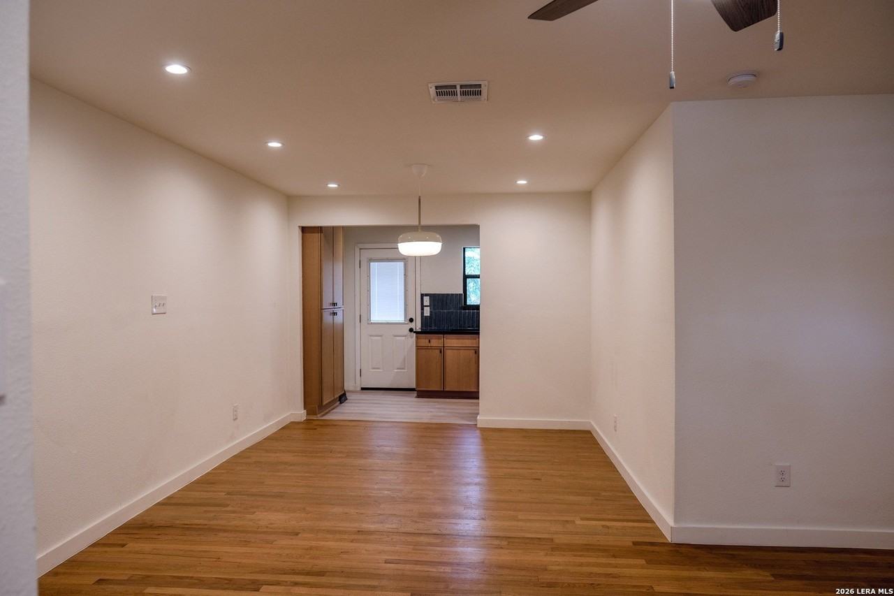 823 La Manda Blvd - Photo 3 of 20