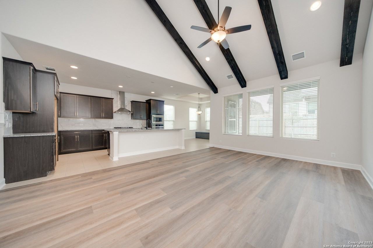 118 Wickersham - Photo 3 of 12