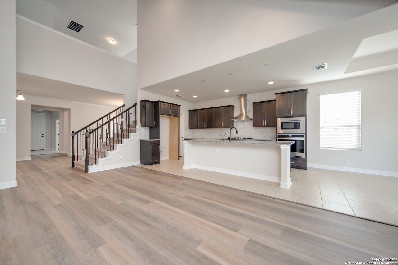 118 Wickersham - Photo 4 of 12