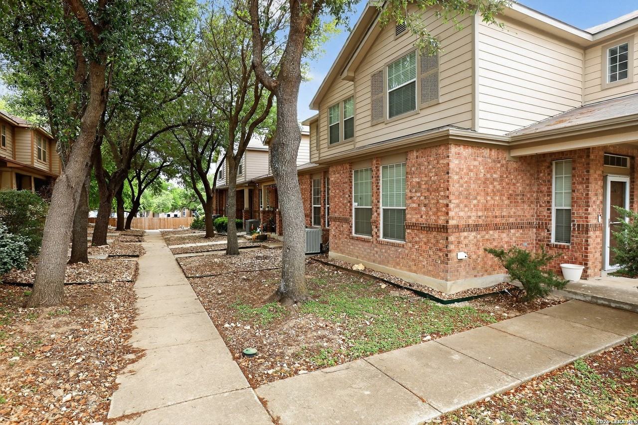 2608 Grayson Way - Photo 2 of 31