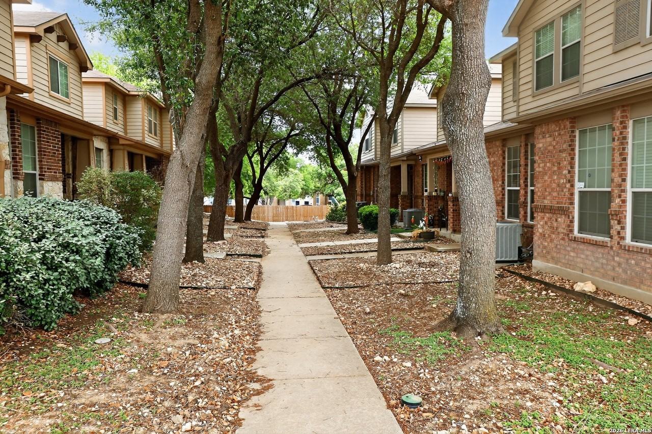 2608 Grayson Way - Photo 3 of 31
