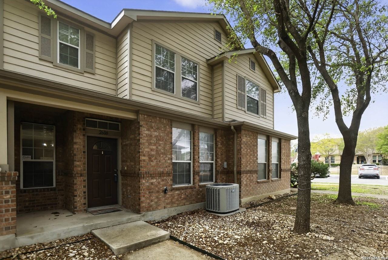 2608 Grayson Way - Photo 4 of 31