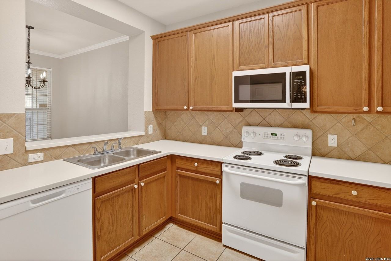 2608 Grayson Way - Photo 7 of 25