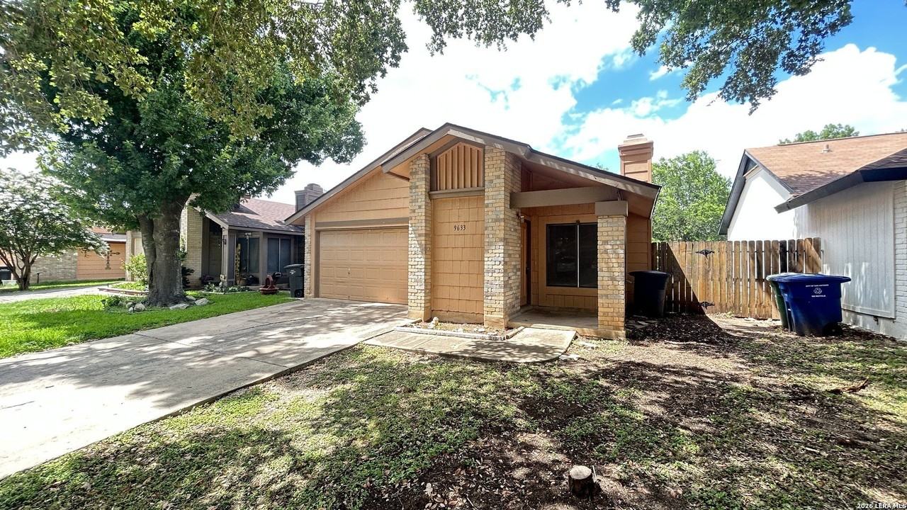 9633 Ivy Bend St - Photo 2 of 27