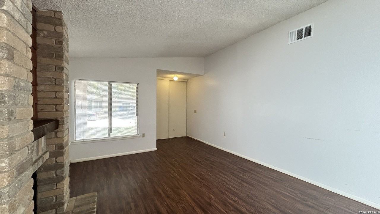 9633 Ivy Bend St - Photo 5 of 27