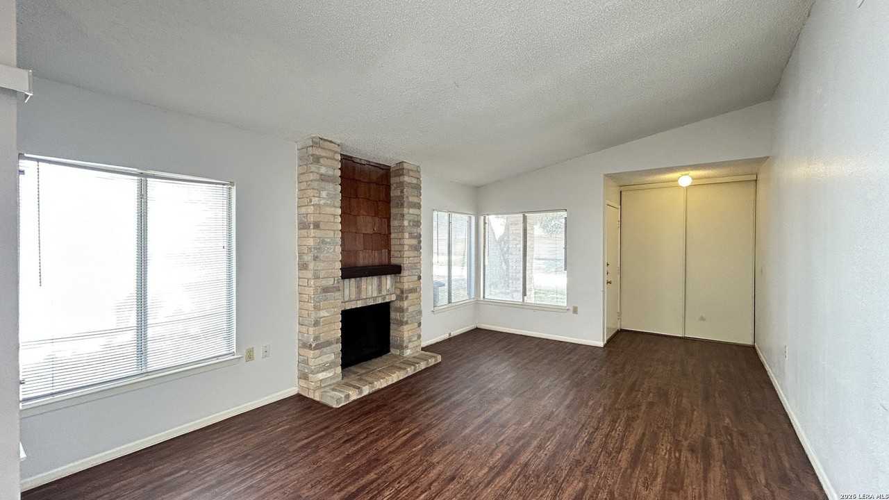 9633 Ivy Bend St - Photo 6 of 27