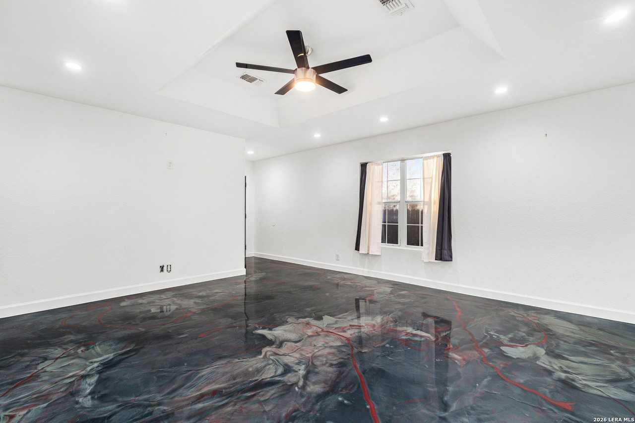 111 Ardmore St - Photo 3 of 22