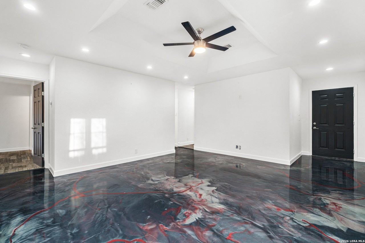 111 Ardmore St - Photo 4 of 22