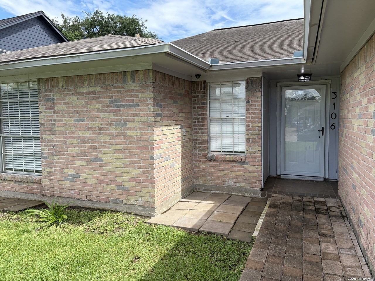 3106 Pilgrims Point Ln - Photo 3 of 15