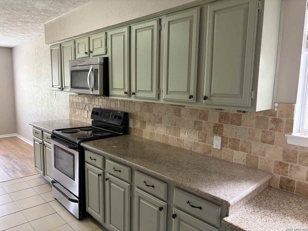 3106 Pilgrims Point Ln - Photo 6 of 15