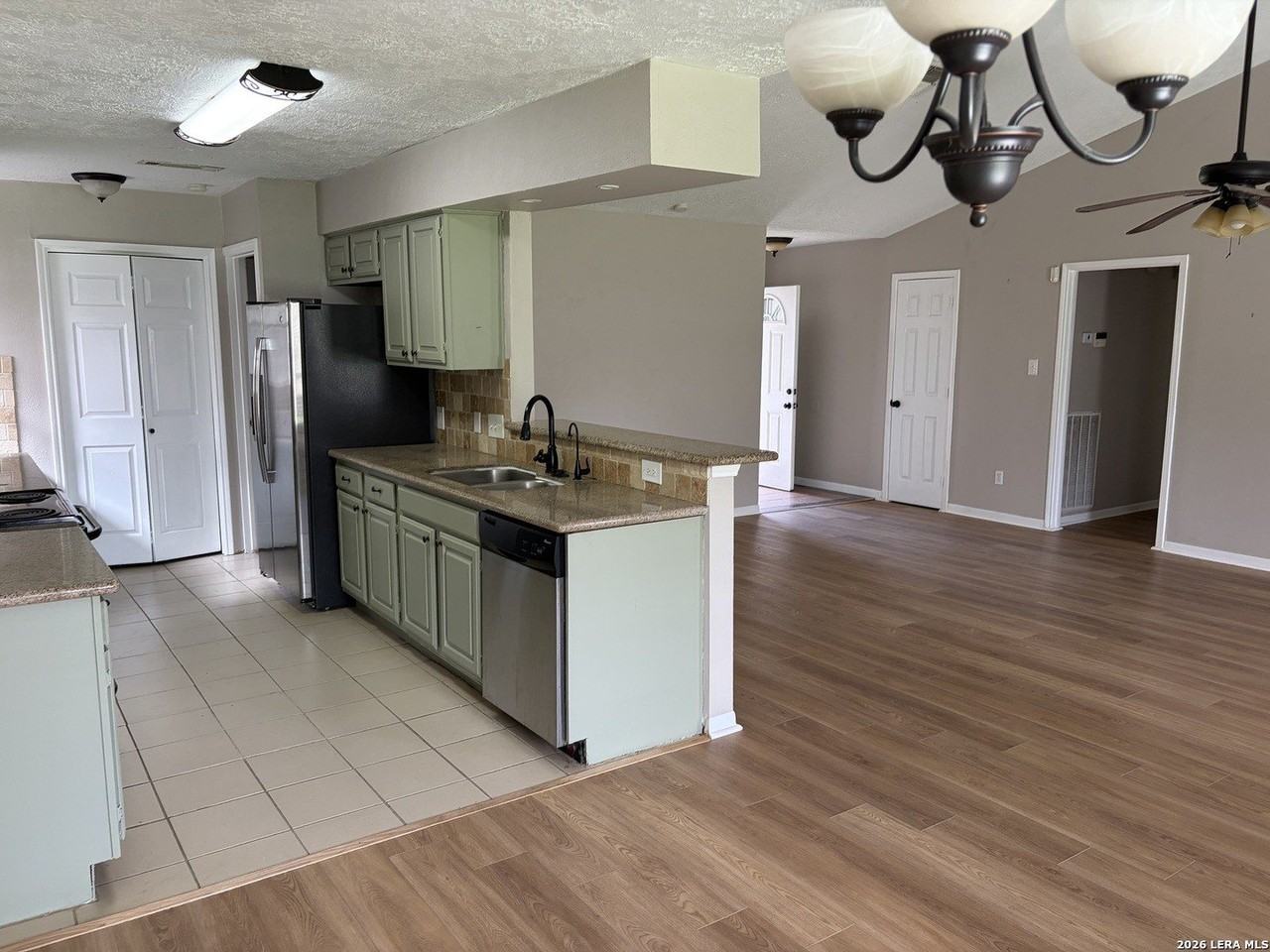 3106 Pilgrims Point Ln - Photo 7 of 15